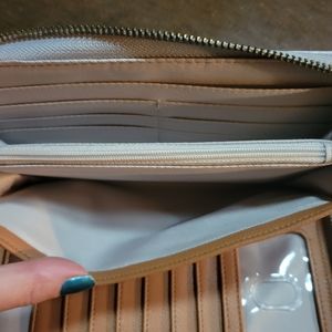 Thirty-One All About The Benjamins Wallet